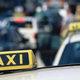 IZ SUMLJIVEGA AVTA IZSTOPILI ŠTIRJE: Voznik taksija Egipčane prepeljal iz notranjosti države do Šempetra pri Gorici