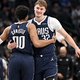 Se Dallasu obetajo lepši časi? Mavs na krilih Davisa in Flagga do nove zmage