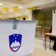 Sumi nepravilnosti: Janša grozi z razrešitvijo DVK