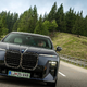 Potujoča kinodvorana in mat barva za 17 tisočakov: vozil nas je novi BMW 7