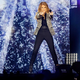 Obiskovalcem se je ustavilo srce: Celine Dion na odru padla