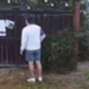 Brezsramnega soseda pribili na križ oziroma ograjo ...