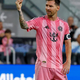 Messi utišal lastne navijače in soigralcem zabičal, naj jih ignorirajo