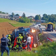Naložen z avtomobili se je prevrnil, kjer sploh ne bi smel voziti