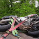Motorist čelno v osebno vozilo, odpeljali so ga s helikopterjem