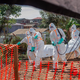 Nevarni virus uhaja izpod nadzora: "Resnično število okuženih bi osupnilo svet"