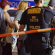 Terorist še vedno na begu, trepetajo pred novim napadom