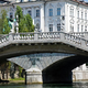 Poškodovan je del Tromostovja