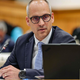 Vlada požegnala: Minister Ostrc bo lahko en dan na teden delal kot zobar