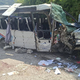 Prevrnil se je avtobus: Deklica umrla, 16 hudo poškodovanih