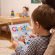 Pediatri bodo otrokom predpisovali branje: "Če bi vedeli, kaj knjiga naredi otroku, bi brali več"
