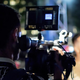 Voditelj: Zaradi napada smeha zapustil studio