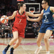 Prva Slovenka v WNBA vse bolj navdušuje, poglejte to podajo
