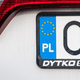 Naši sosedje imajo velik problem s poljskimi registrskimi tablicami