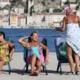 Kaj se bodo še spomnili: Na hrvaški plaži turisti ležijo v samokolnicah