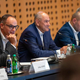 Vlada Janeza Janša državnim uslužbencem ukinja ali spreminja to pravico